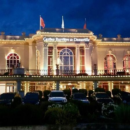 Le Camaieu Deauville Exterior foto